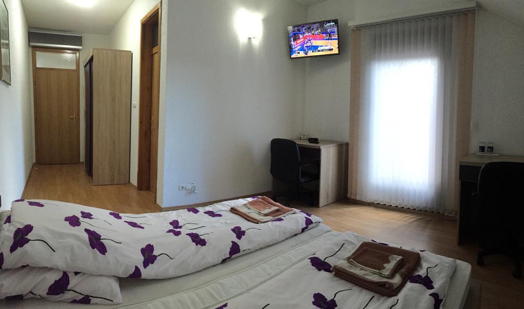 City Bridge Guest House Bihać 外观 照片